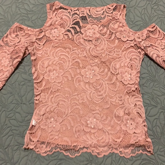 Lace Rose Blouse with Cutout Shoulders - Picture 3 of 3